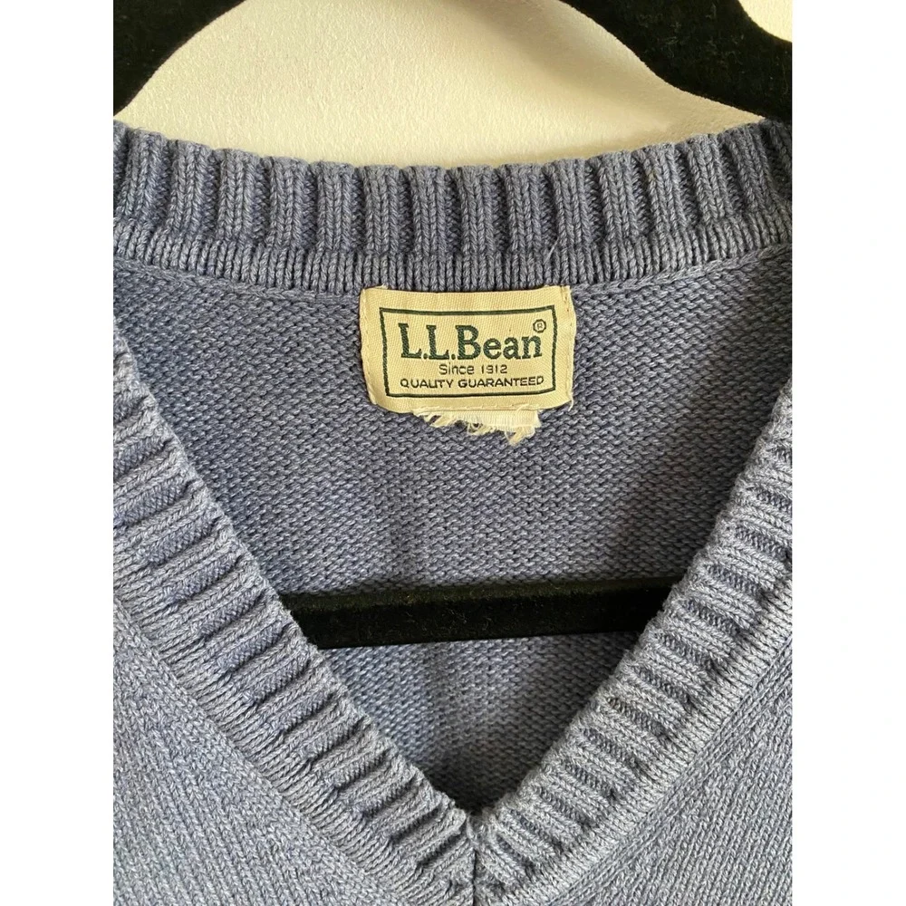 LL Bean Mens Blue V-Neck Knit Sweater Vest Solid Ribbed Trim Sleeveless Regular